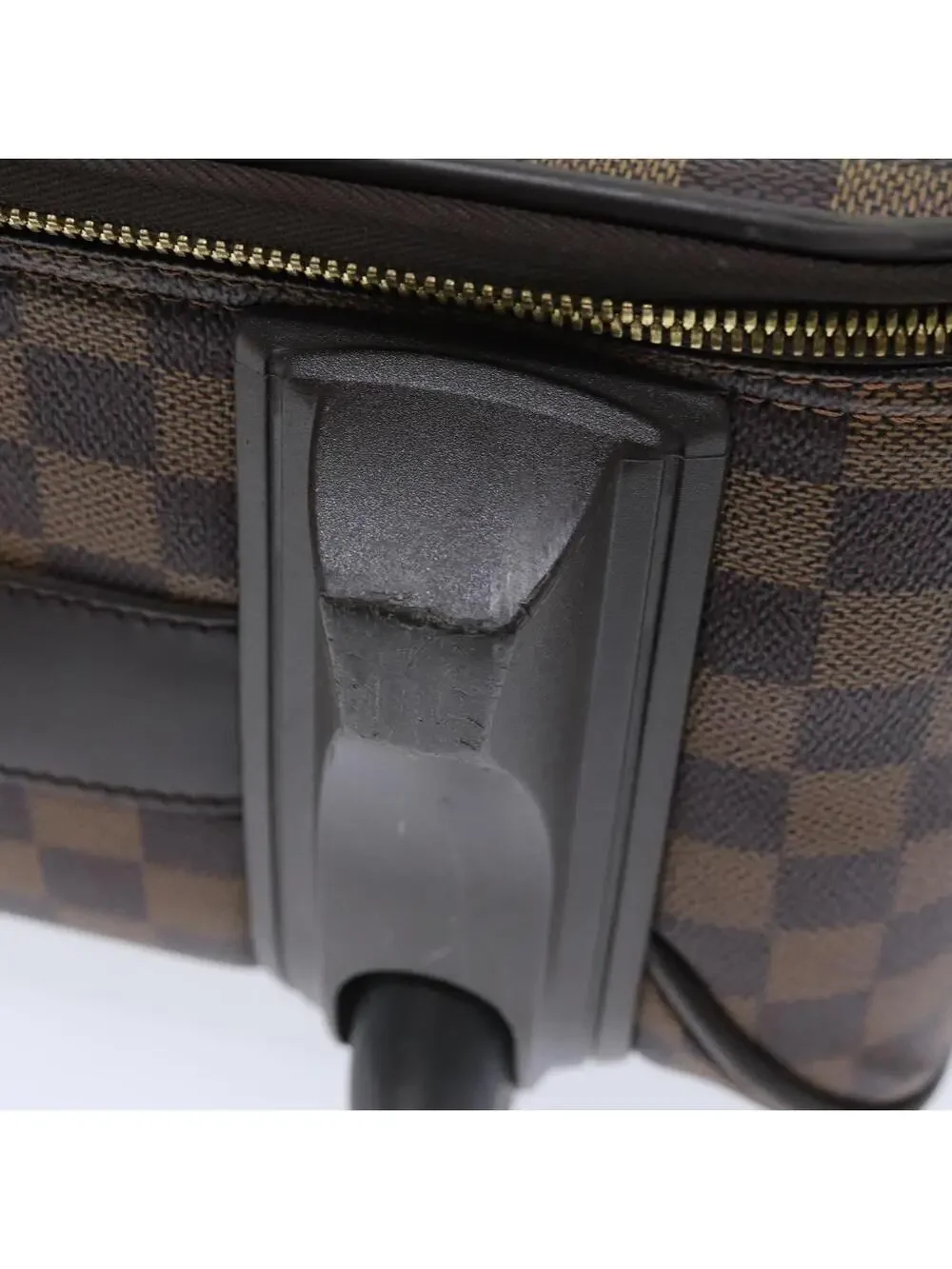 Louis Vuitton interior showcases